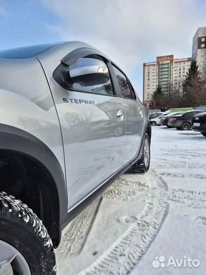 Renault Logan Stepway 1.6 МТ, 2022, 32 000 км
