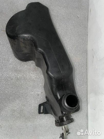 Бачок омывателя передний Mercedes-Benz C-Класс