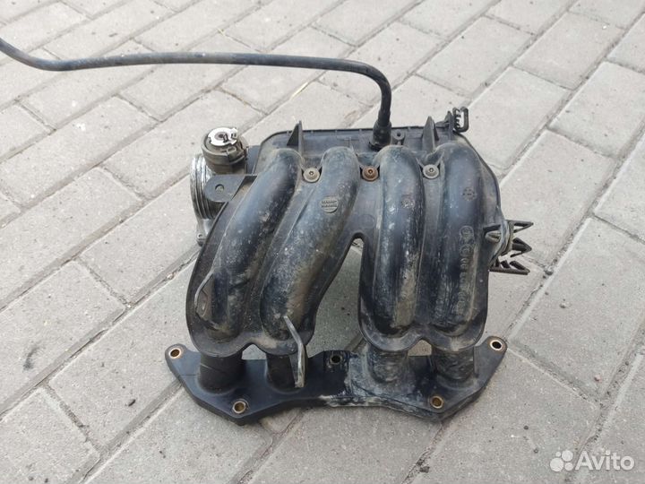 Коллектор впускной в сборе 1.4 KFW Пежо 206