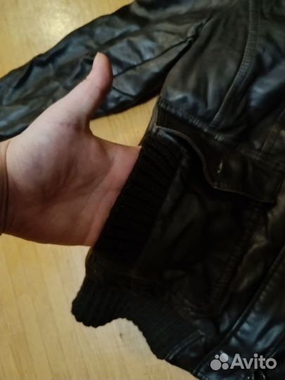 Короткая женская утепленная куртка