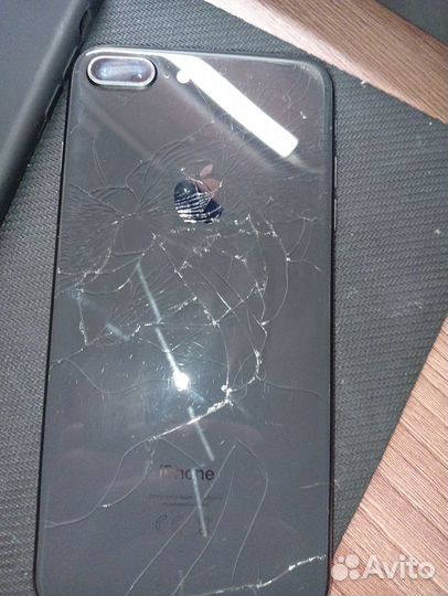 iPhone 8 Plus, 64 ГБ