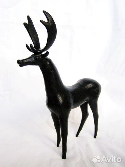 Молодой олень. Каслинское литье. Касли