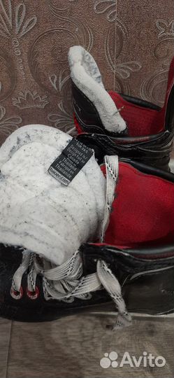 Хоккейные коньки