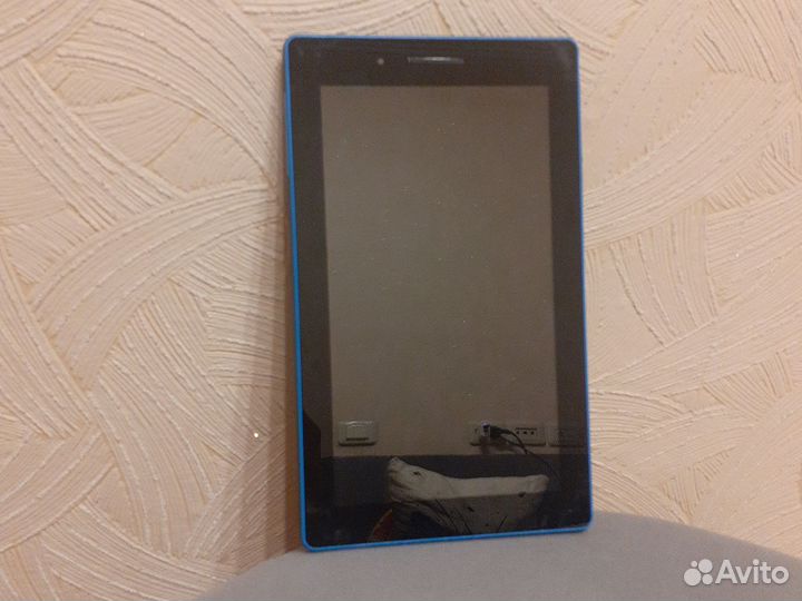 Планшет Lenovo TB3-710F