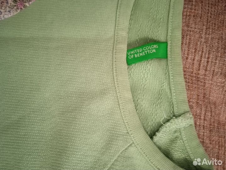 Ветровка, кофточки платье на 128-134 размер