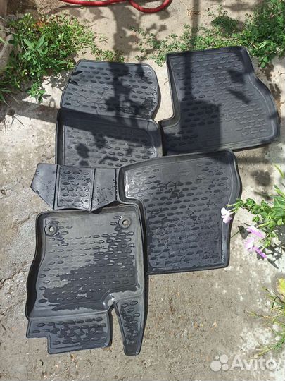 Резиновые коврики Ford Focus 3