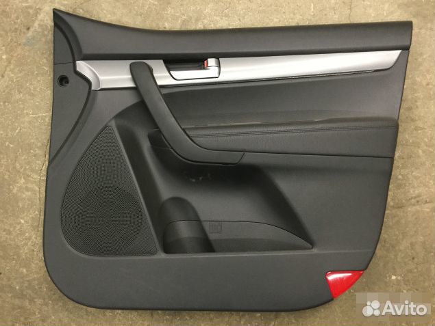 Обшивка двери передней Киа Соренто с 2009г