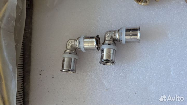 Пресс-фитинг Угольник 90 valtec 20x20