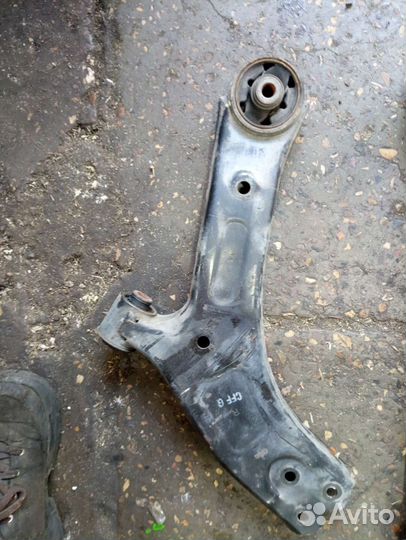 Рычаг Hyundai Grand Starex