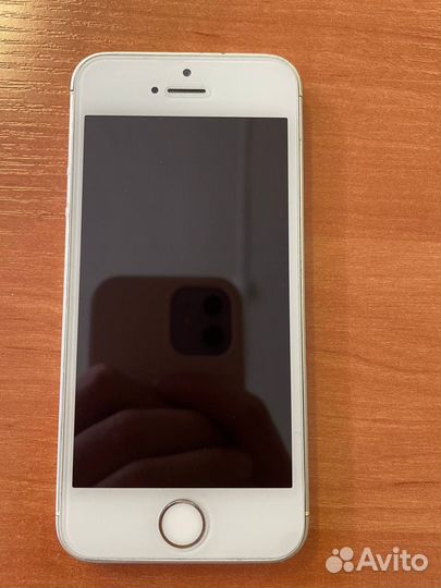 iPhone SE, 32 ГБ