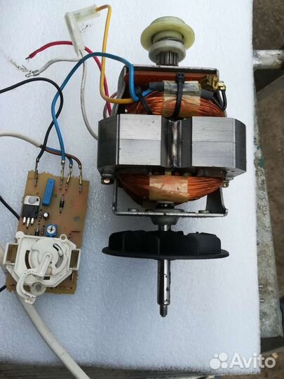 Электродвигатель 220в для кухонного комбайна