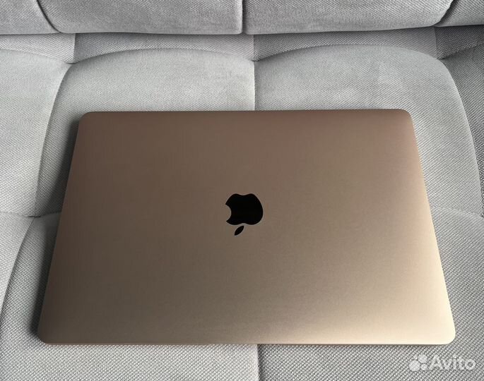 Apple MacBook air 13 2020 m1 8/256gb RU/A