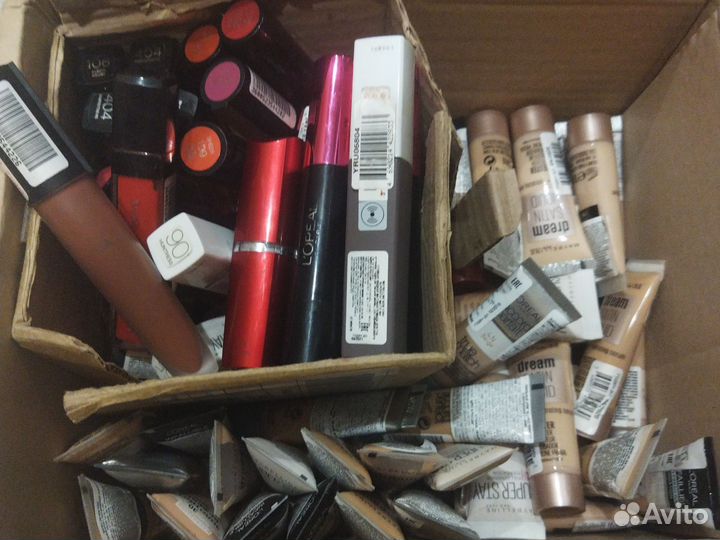 Помады разные loreal, maybelline