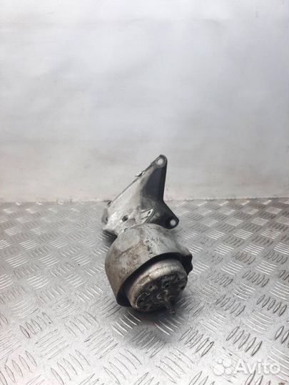 Подушка двигателя Audi A6 седан 1.8 AWT 2002