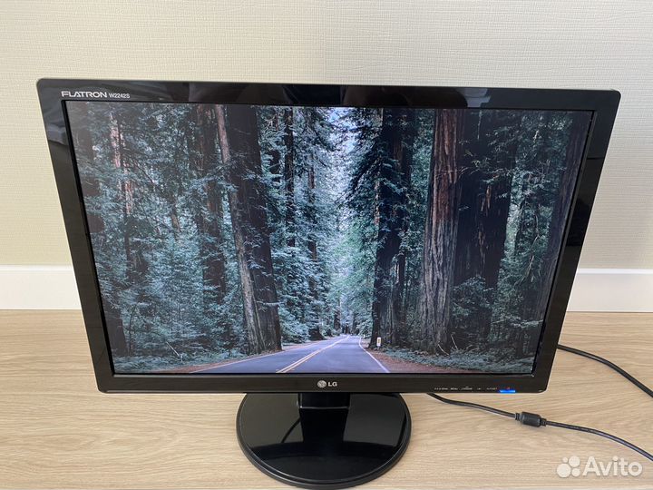 Монитор LG Flatron W2242S