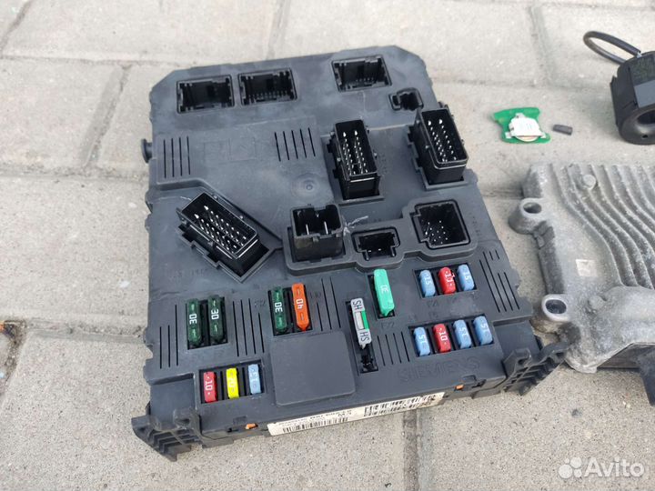 Блок управления двигателем 1.4 МКПП Пежо 206