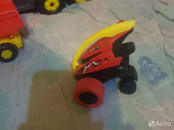 Машинки 6 штук