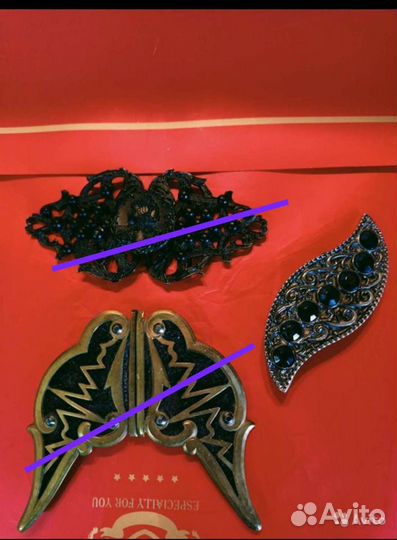 Старинные металлические женские пряжки на пояс