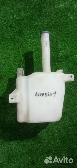 Бачок омывателя Toyota Avensis 1 1997-2003