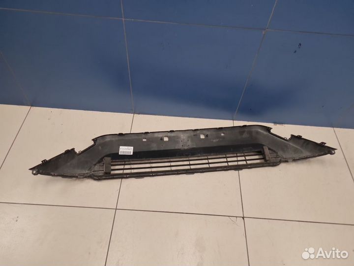 Решётка в бампер центральная Toyota RAV 4 2019