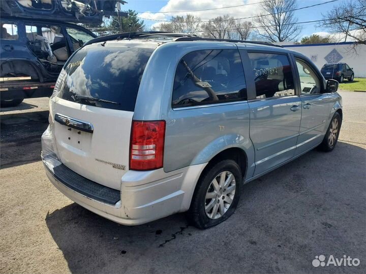 Разбор на запчасти Chrysler Town-Country 2008