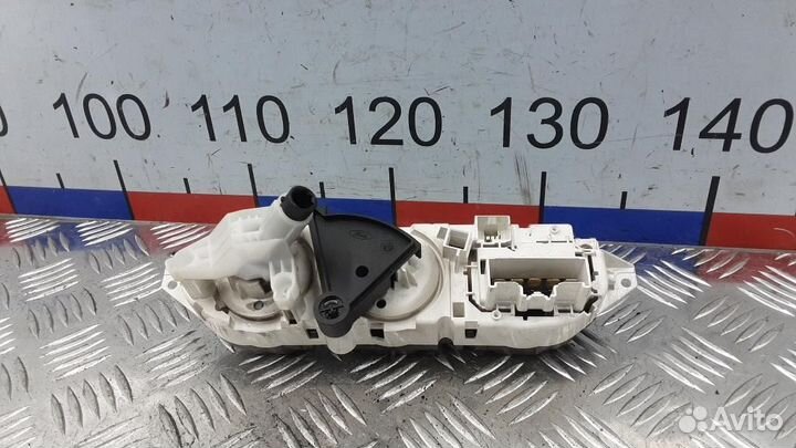 Блок управления климатической установкой Ford Focu