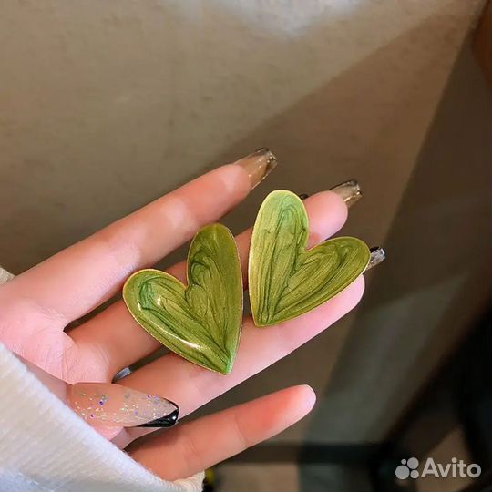 Стильные серьги- сердца в ассортименте