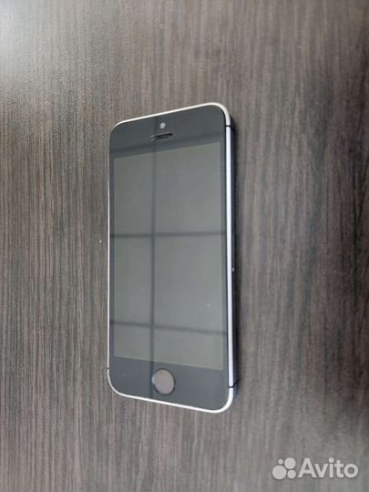 Телефон iPhone SE 128Gb 2016-17