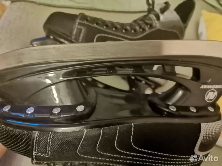 Коньки хоккейные (41 размер)