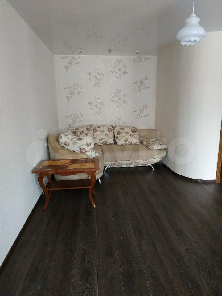 2-к. квартира, 43 м², 3/5 эт.