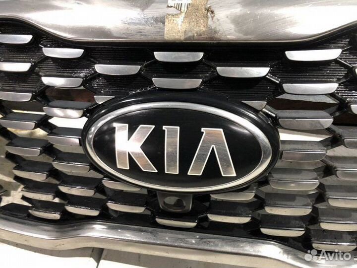 Эмблема решетки радиатора Kia Sorento