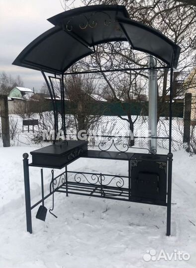 Мангал с крышей