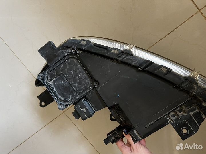 Фара оригинал Toyota Rav4 правая