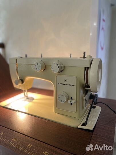 Швейная машина Чайка 142