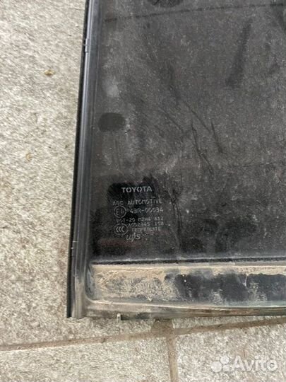 Форточка задняя левая Toyota Land Cruiser 200 4.7