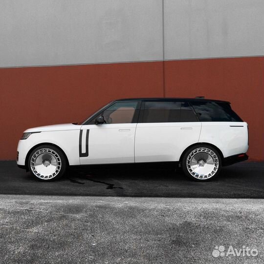 Диски кованые R22 5x120 на Range Rover Sport