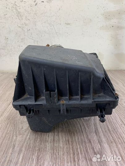 Корпус воздушного фильтра Opel Astra H Z19DT