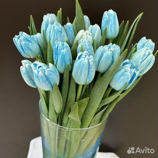 Букет из свежих и красивых тюльпанов