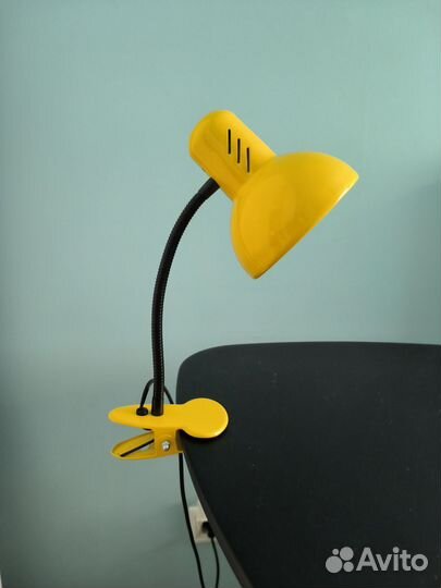 Лампа настольная на прищепке