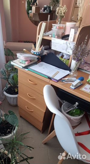 Угловой письменный стол