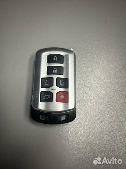Ключ Toyota Sienna 3