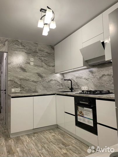 Кухонный гарнитур белый новый