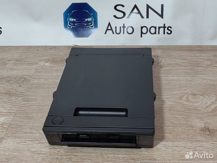 Бардачок заднего сиденья Bmw 5 F10 N52B30AF 2010