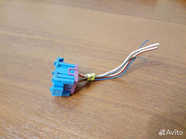 Разъем VAG audi A8 D2 443937528