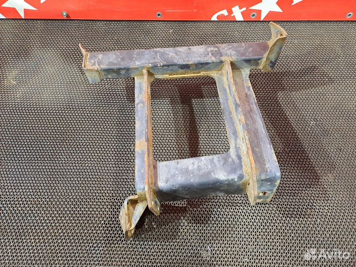 Кронштейн корпуса подножек правый камаз 5490