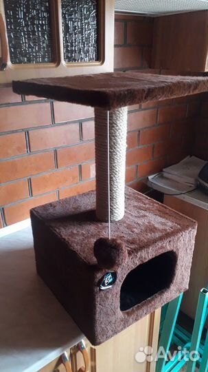 Домик для кошки с когтеточкой б/у