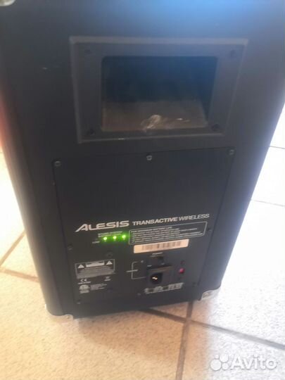 Alesis звукоусиливающий комбик