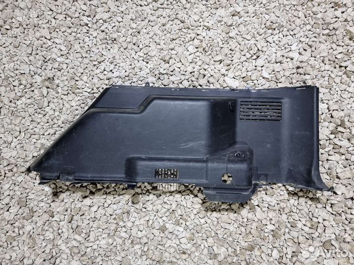 Обшивка багажника Паджеро 4