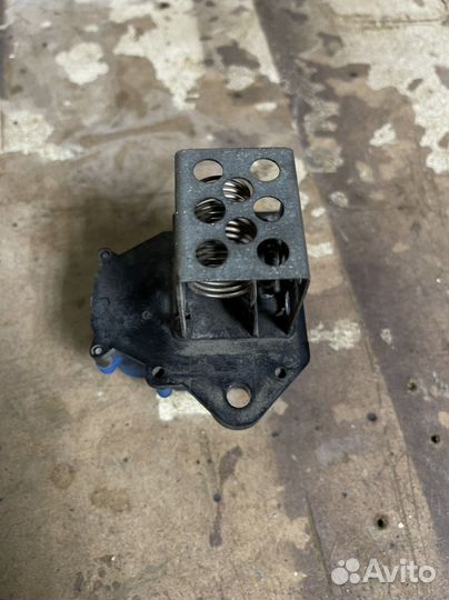 Резистор вентилятора охлаждения Ситроен С4