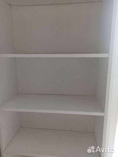 Маникюрный стол с вытяжкой и стеллаж Икеа